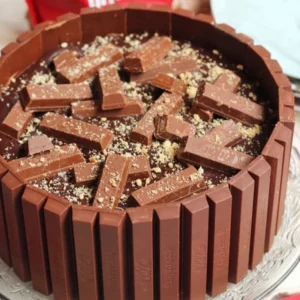 KitKat Chocolate Cake